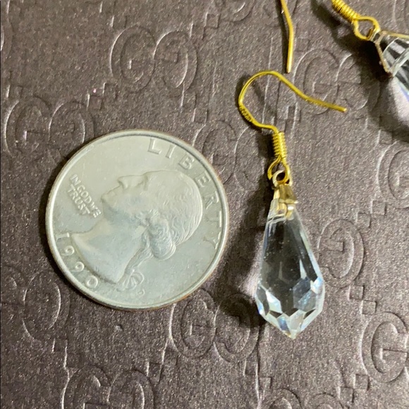 🖤Clear 💕Crystal earrings - Picture 3 of 6